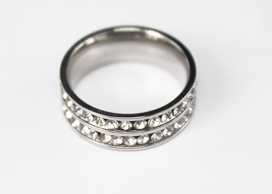 چین حلقه عروسی الماس نگین دار کریستال 7mm از جنس استنلس استیل ضد زنگ تامین کننده