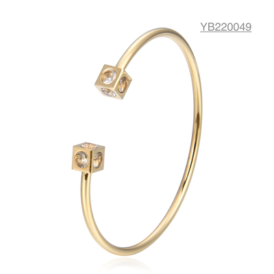 دستبند الماس از جنس استنلس استیل 58x44 میلی متری انگشتر طلایی موبیوس